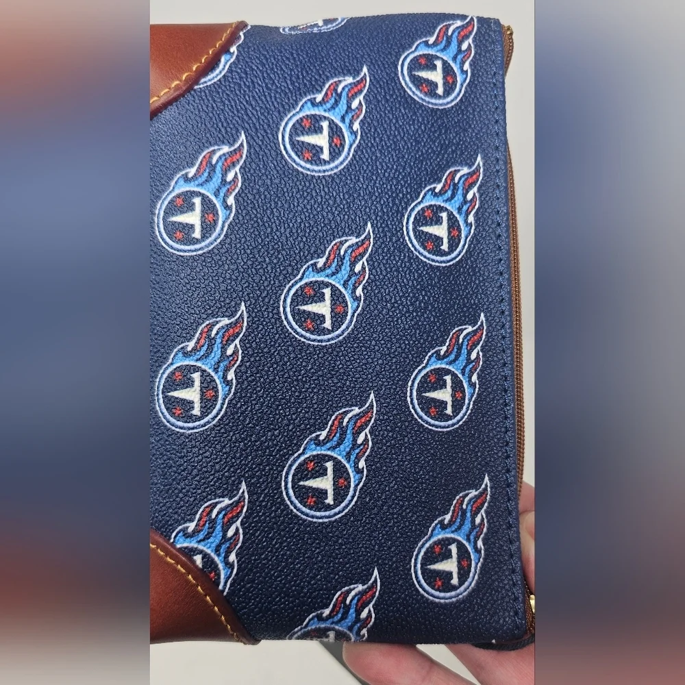 Dooney & Bourke Tennessee Titans Cosmetic Bag Zippered Pouch 6.5 X 4 X 2 NWT - Picture 3 of 11